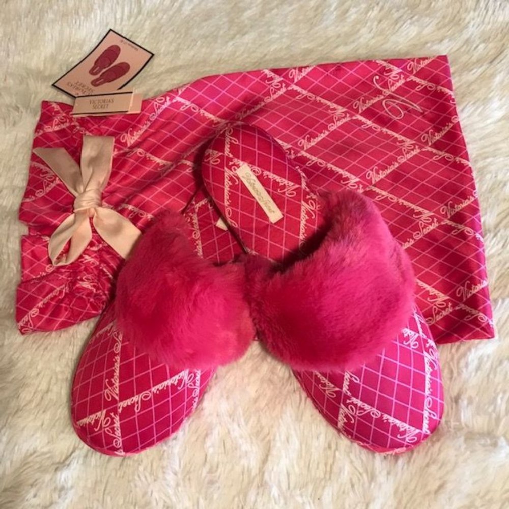 Victoria's Secret Satin Faux Fur Signature Slipper with Bag